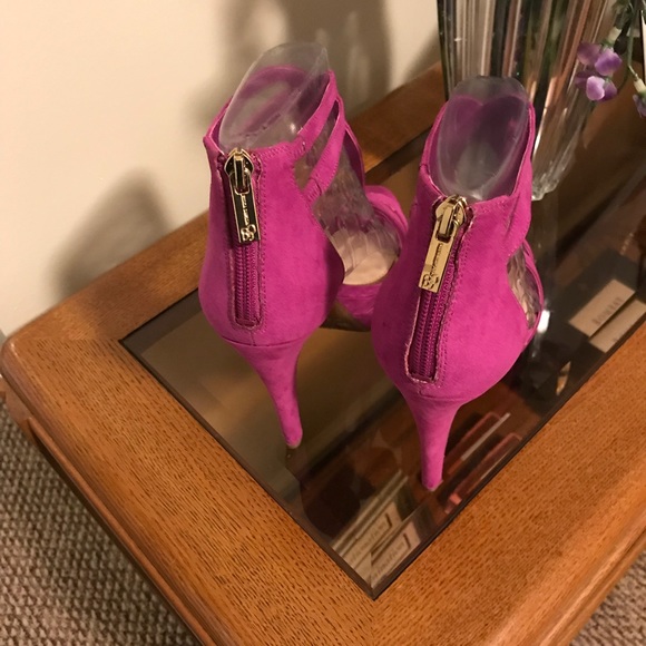 Jessica Simpson 5” pink heels with gold zipper - Picture 6 of 7